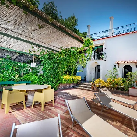 Vila Lyla Capri